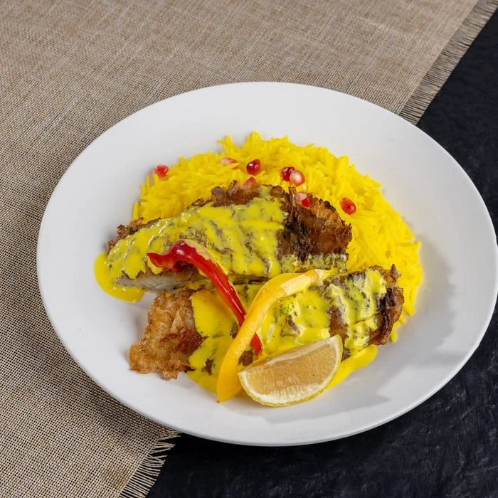 سمك مشوي مع أرز بالزعفران
